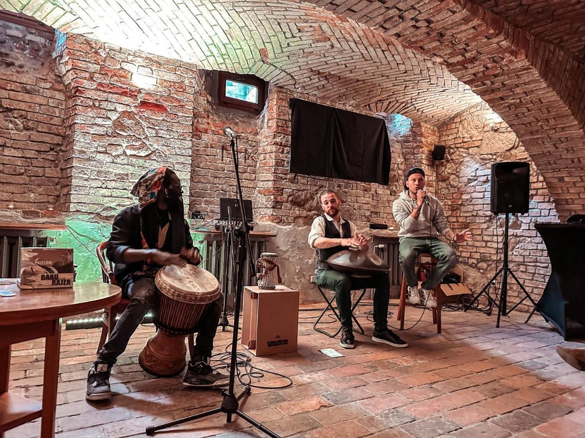 Hotel Zajazd Kultury, Dawniej Pocztowy Зелена Гура Екстер'єр фото