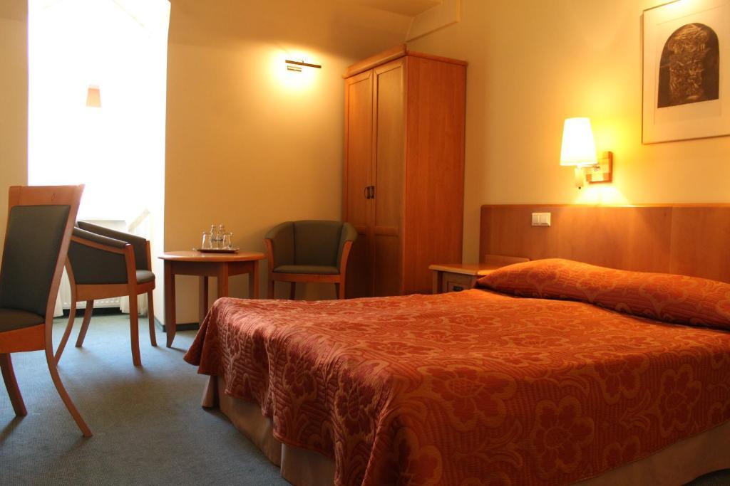 Hotel Zajazd Kultury, Dawniej Pocztowy Зелена Гура Екстер'єр фото